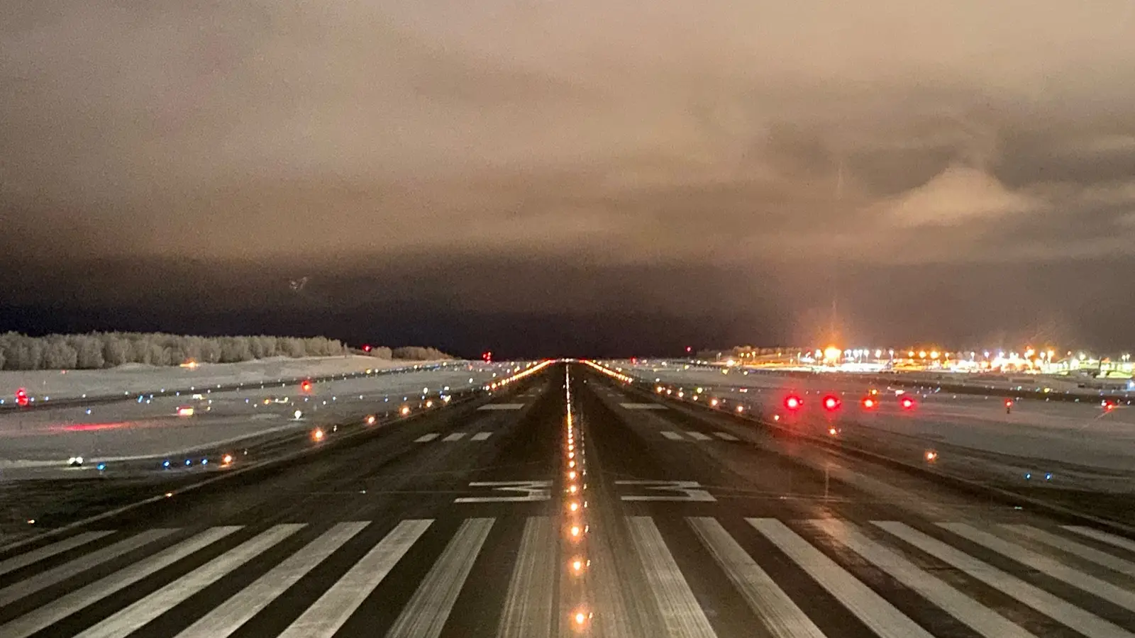 Land with US Aviation Agency
